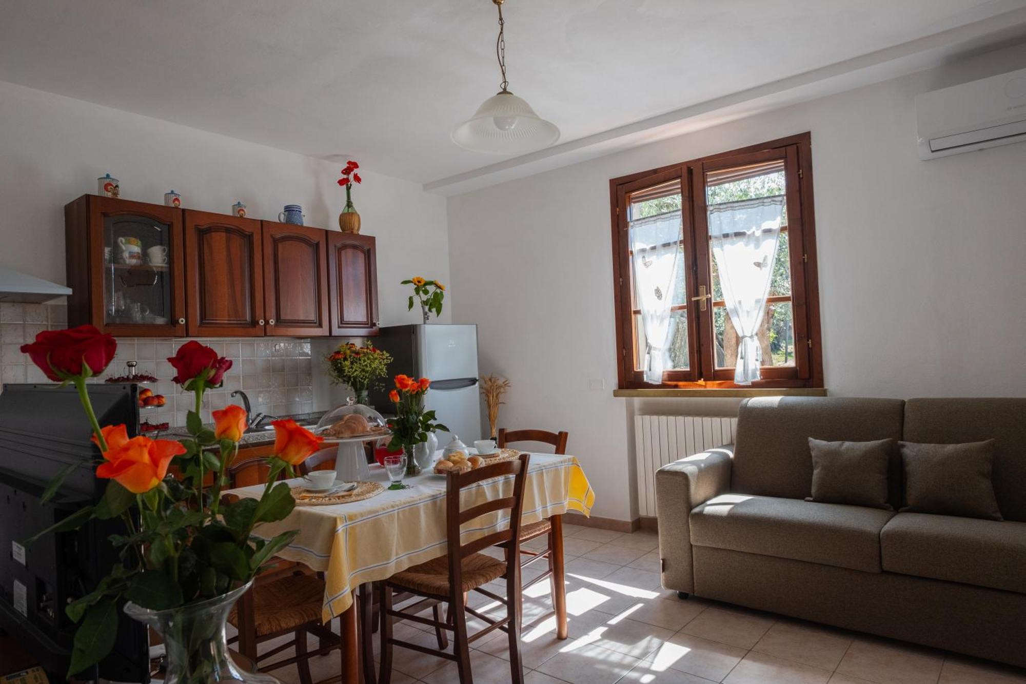 Agriturismo I Cerroni Montescudaio Bagian luar foto