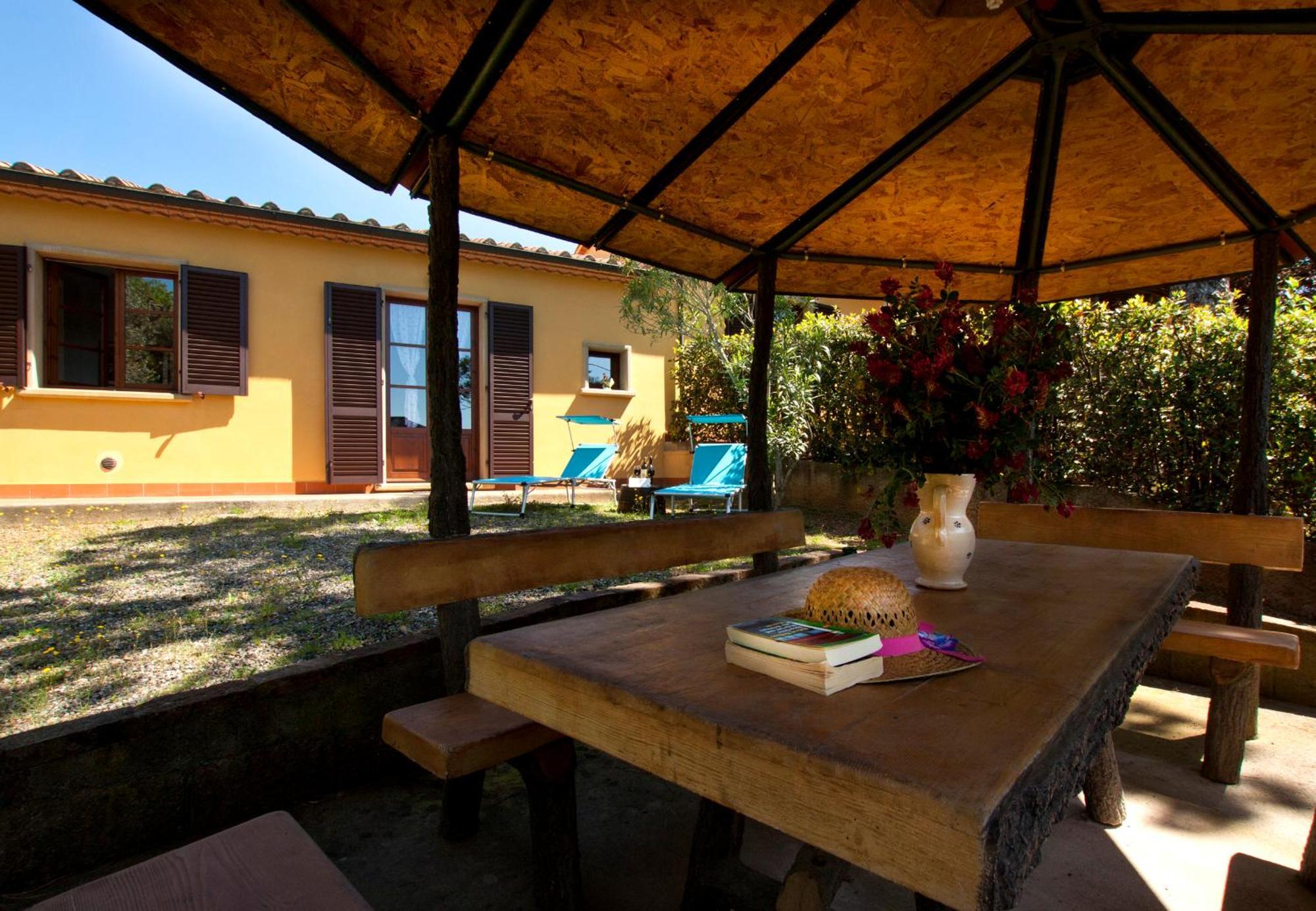 Agriturismo I Cerroni Montescudaio Bagian luar foto